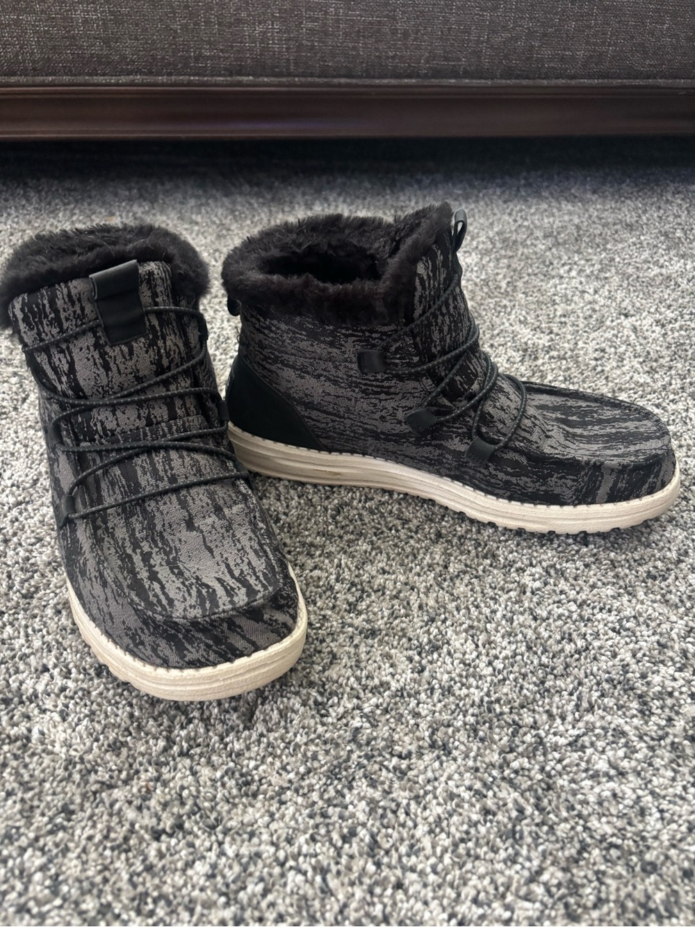 Hey Dude Black & Gray Faux-Fur Trim Winter Ankle Boots